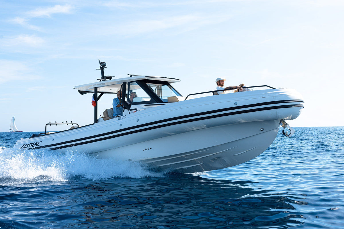 Zodiac XCC - RIB’s com consola central de luxo